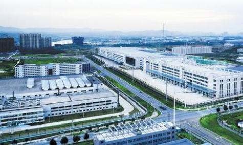 <strong>江蘇省內首個五軸精細加工車間（jiān），從落戶南京經開區（qū）到試產僅用一個月時間</strong>